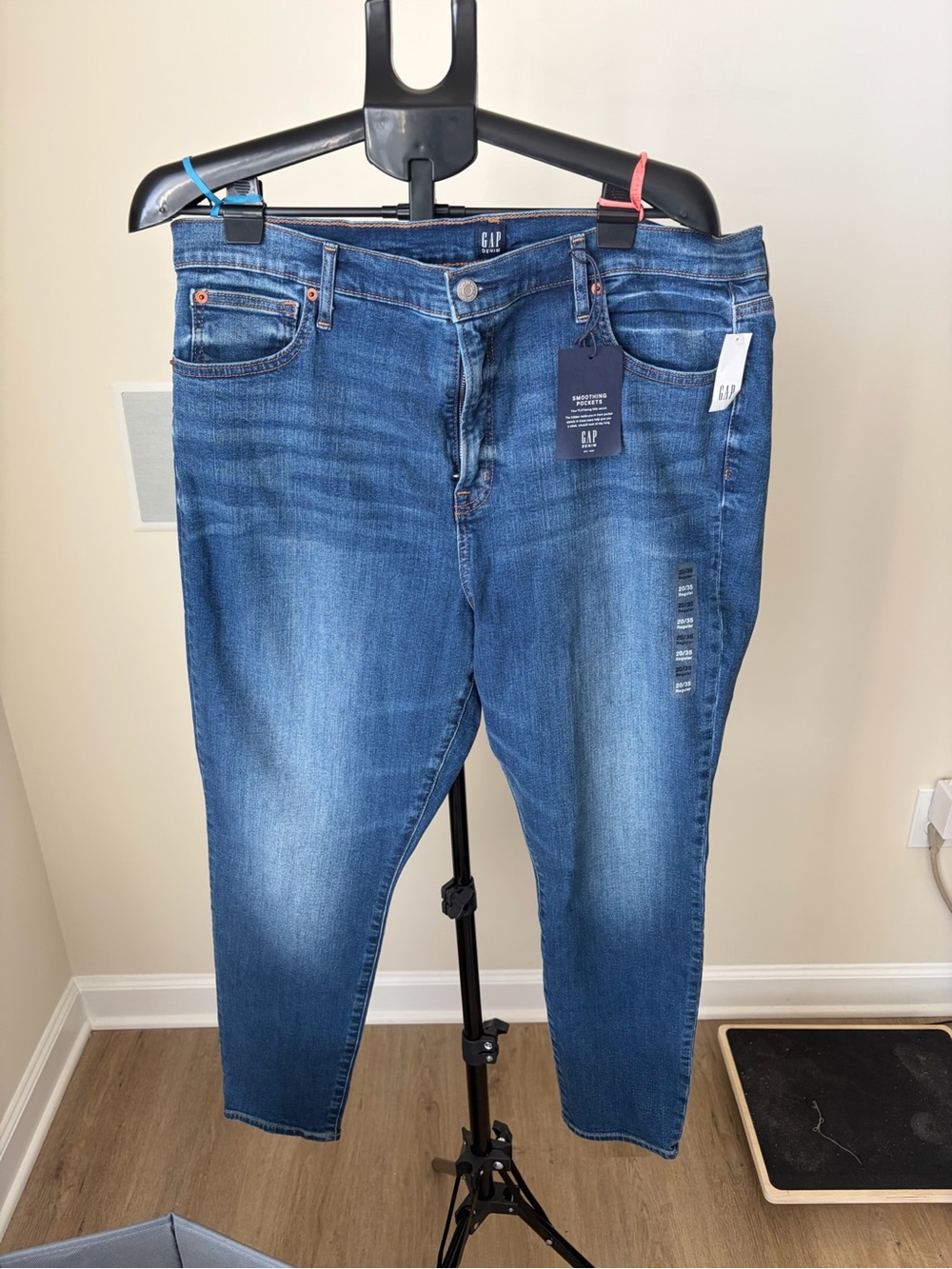 NWT Gap Smoothing Pockets Skinny Jeans Medium Wash 20/35 Regular